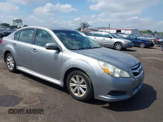2011 Subaru Legacy Premium z VIN 4S3BMBC6XB3235757, wystawiony jako IAAI lot #42533336 z przebiegiem 168 825 mil mil oraz . Historia ofert i sprzedaży dostępna na DreamBid. Obrazek 1.