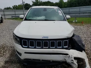 2019 Jeep Compass Latitude with VIN 3C4NJCBB1KT851538, listed as a Copart auction lot 62811265 with 30,004 mi miles and Clean title. Bid and sale history available at DreamBid. Image 5.