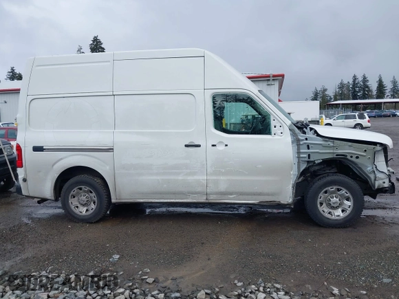 2021 Nissan NV Cargo SV z VIN 1N6BF0LY8MN803945, wystawiony jako IAAI lot #41459255 z przebiegiem 70 324 mil mil oraz . Historia ofert i sprzedaży dostępna na DreamBid. Obrazek 14.