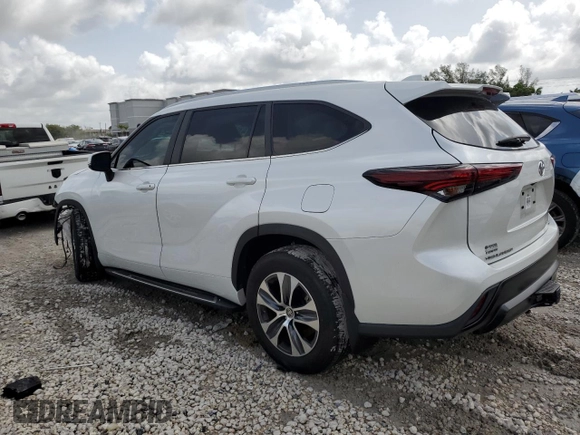 2024 Toyota Highlander LE with VIN 5TDKDRAH6RS534720, listed as a Copart auction lot 59989285 with 12,626 mi miles and Salvage title. Bid and sale history available at DreamBid. Image 2.