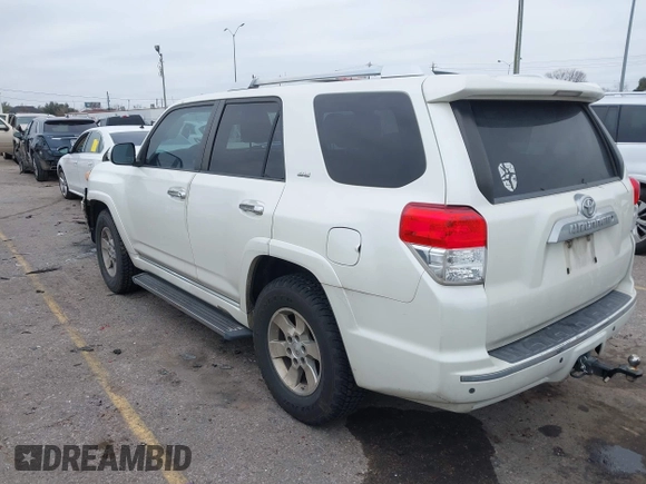 2010 Toyota 4Runner SR5 z VIN JTEZU5JR3A5012665, wystawiony jako IAAI lot #41380625 z przebiegiem 603 729 mil mil oraz . Historia ofert i sprzedaży dostępna na DreamBid. Obrazek 3.