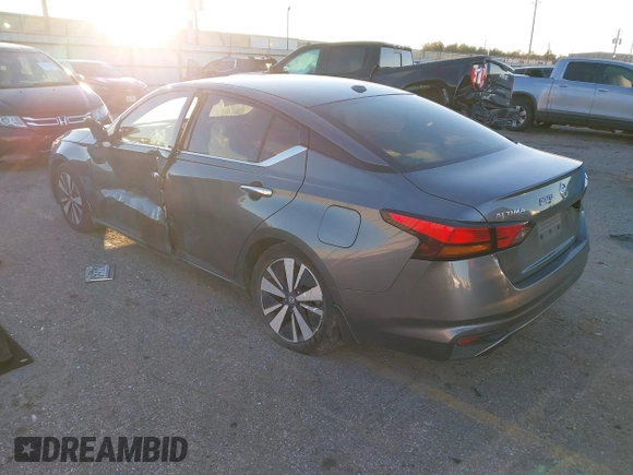 2019 Nissan Altima 2.5 SV with VIN 1N4BL4DV0KC111037, listed as a IAAI auction lot 41238586 with 98,002 mi miles. Bid and sale history available at carsss.com. Image 3.