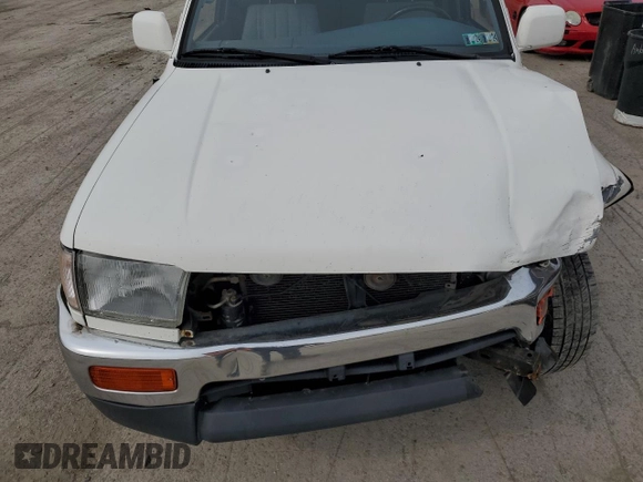 1996 Toyota 4Runner SR5 с VIN JT3GN86RXT0003713, выставлен на аукционе Copart как лот 52396935 с пробегом 155 891 миль миль и Списание • Salvage title. История ставок и продаж доступна на DreamBid. Изображение 12.