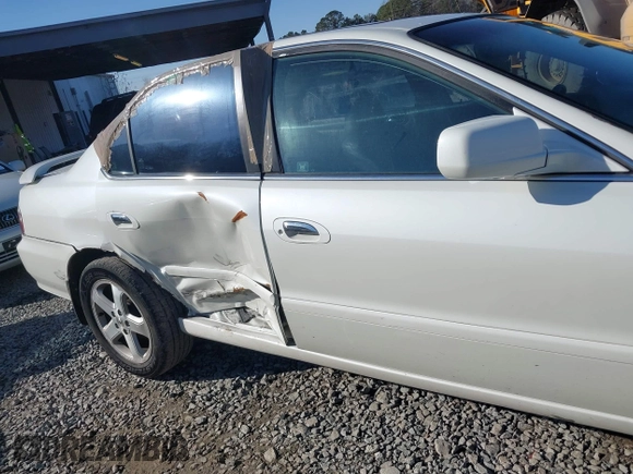 2002 Acura TL Type S with VIN 19UUA56822A021388, listed as a IAAI auction lot 41594710 with 261,920 mi miles. Bid and sale history available at carsss.com. Image 13.