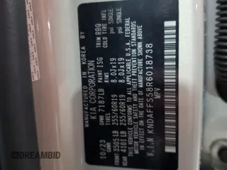 2024 Kia EV9 Wind z VIN KNDAFFS58R6018738, wystawiony jako Copart lot #47033525 z przebiegiem 18 434 mil mil oraz Szkoda całkowita • Salvage title. Historia ofert i sprzedaży dostępna na DreamBid. Obrazek 14.