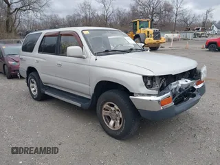 1998 Toyota 4Runner SR5 z VIN JT3GN86RXW0059946, wystawiony jako IAAI lot #41843789 z przebiegiem 293 069 mil mil oraz . Historia ofert i sprzedaży dostępna na DreamBid. Obrazek 1.