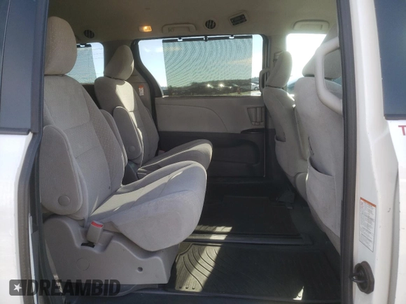 2020 Toyota Sienna LE with VIN 5TDJZ3DC6LS239120, listed as a Copart auction lot 45532665 with 477,555 mi miles and Clean title. Bid and sale history available at DreamBid. Image 11.