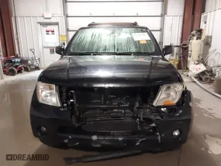 2005 Nissan Pathfinder LE with VIN 5N1AR18W85C766004, listed as a IAAI auction lot 41727909 with 197,926 mi miles. Bid and sale history available at carsss.com. Image 12.