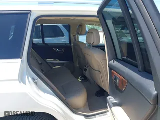 2011 Mercedes-Benz GLK-Class GLK 350 with VIN WDCGG5GB9BF680201, listed as a IAAI auction lot 42101931 with 252,488 mi miles. Bid and sale history available at carsss.com. Image 8.