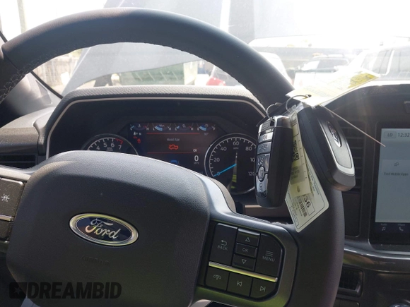 2023 Ford F-150 XL z VIN 1FTEW1EP6PKF23103, wystawiony jako IAAI lot #42390868 z przebiegiem 15 149 mil mil oraz . Historia ofert i sprzedaży dostępna na DreamBid. Obrazek 11.