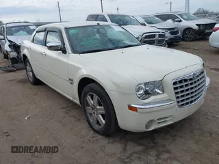 2006 Chrysler 300 C with VIN 2C3LK63H26H140295, listed as a IAAI auction lot 41474372 with 150,070 mi miles. Bid and sale history available at carsss.com. Image 1.