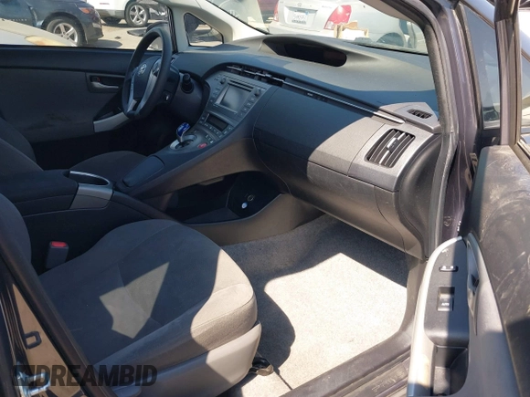 2015 Toyota Prius Four with VIN JTDKN3DU0F0431780, listed as a IAAI auction lot 40506614 with 102,670 mi miles. Bid and sale history available at carsss.com. Image 5.