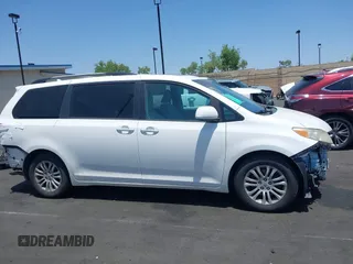 2011 Toyota Sienna XLE AAS с VIN 5TDYK3DC1BS040347, выставлен на аукционе IAAI как лот 42348755 с пробегом 184 609 миль миль и . История ставок и продаж доступна на DreamBid. Изображение 14.
