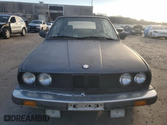 1987 BMW 3 Series z VIN WBABB1301H1928231, wystawiony jako Copart lot #85221174 z przebiegiem 159 400 mil mil oraz Czysty tytuł • Clean title. Historia ofert i sprzedaży dostępna na DreamBid. Obrazek 5.