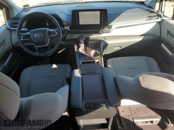 2021 Toyota Sienna LE with VIN 5TDKRKEC5MS031518, listed as a Copart auction lot 81597184 with 52,829 mi miles and Salvage Title. Bid and sale history available at carsss.com. Image 8.