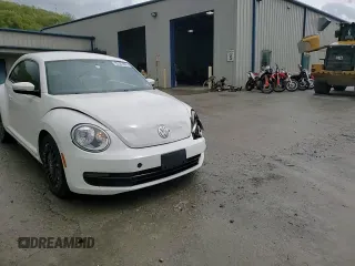 2014 Volkswagen Beetle 2.5L w/Sun with VIN 3VWJP7AT9EM602575, listed as a Copart auction lot 55383965 with 130,525 mi miles and Salvage Title. Bid and sale history available at DreamBid. Image 13.