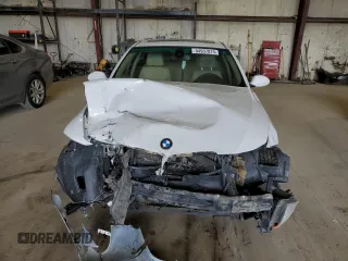 2007 BMW 3 Series 328xi z VIN WBAVC93517KX56831, wystawiony jako Copart lot #54937815 z przebiegiem 232 405 mil mil oraz Szkoda całkowita • Salvage title. Historia ofert i sprzedaży dostępna na DreamBid. Obrazek 5.