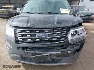 2017 Ford Explorer XLT with VIN 1FM5K8D89HGD87726, listed as a IAAI auction lot 41705174 with 95,799 mi miles. Bid and sale history available at carsss.com. Image 6.