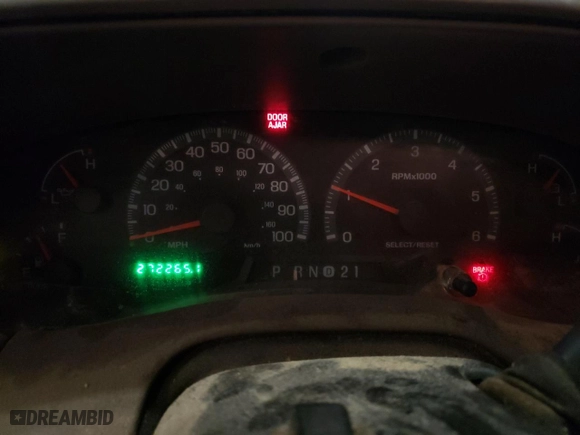 1999 Ford F-150 Work Series with VIN 1FTRF18W5XKB44503, listed as a Copart auction lot 82359574 with 272,265 mi miles and Salvage Title. Bid and sale history available at carsss.com. Image 9.