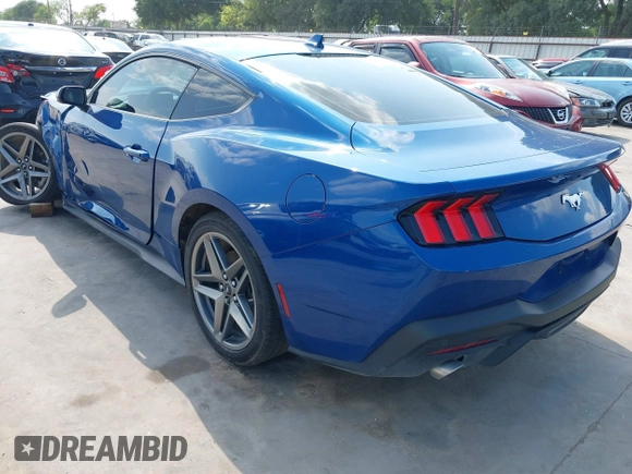 2024 Ford Mustang EcoBoost с VIN 1FA6P8TH0R5142067, выставлен на аукционе IAAI как лот 42338104 с пробегом 7 179 миль миль и . История ставок и продаж доступна на DreamBid. Изображение 3.