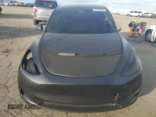 2024 Tesla Model Y Performance z VIN 7SAYGDEF3RF078535, wystawiony jako Copart lot #45749495 z przebiegiem 8 852 mil mil oraz Szkoda całkowita • Salvage title. Historia ofert i sprzedaży dostępna na DreamBid. Obrazek 5.