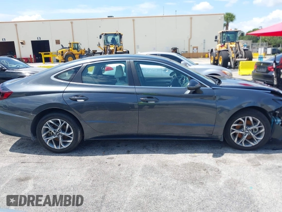 2023 Hyundai Sonata SEL z VIN KMHL64JA3PA277025, wystawiony jako IAAI lot #42301657 z przebiegiem 38 378 mil mil oraz . Historia ofert i sprzedaży dostępna na DreamBid. Obrazek 12.