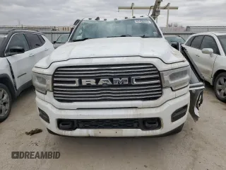 2020 Ram 2500 Laramie z VIN 3C6UR5FL1LG235410, wystawiony jako Copart lot #47436045 z przebiegiem 58 671 mil mil oraz Szkoda całkowita • Salvage title. Historia ofert i sprzedaży dostępna na DreamBid. Obrazek 5.
