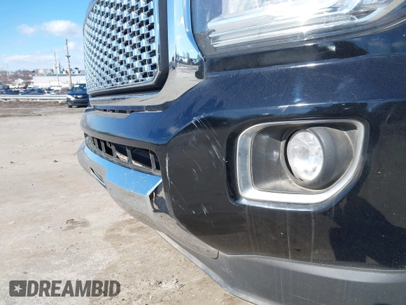 2019 GMC Canyon 4WD Denali with VIN 1GTG6EEN5K1135003, listed as a IAAI auction lot 41599314 with 108,087 mi miles. Bid and sale history available at carsss.com. Image 6.