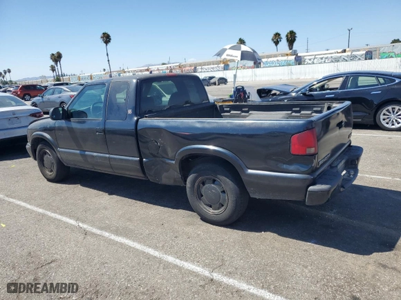 2002 GMC Sonoma SLS with VIN 1GTCS195328178095, listed as a Copart auction lot 67112874 with 167,423 mi miles and Salvage Title. Bid and sale history available at carsss.com. Image 2.