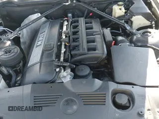 2005 BMW Z4 2.5i с VIN 4USBT33515LS58522, выставлен на аукционе IAAI как лот 43447001 с пробегом 201 186 миль миль и . История ставок и продаж доступна на DreamBid. Изображение 12.