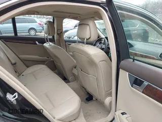 2013 Mercedes-Benz C 300 Sport с VIN WDDGF8AB9DR286014, выставлен на аукционе IAAI как лот 41878422 с пробегом 83 702 миль миль и . История ставок и продаж доступна на DreamBid. Изображение 8.