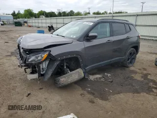 2019 Jeep Compass Latitude with VIN 3C4NJDBB7KT787317, listed as a Copart auction lot 87840945 with 33,583 mi miles and Salvage title. Bid and sale history available at DreamBid. Image 1.