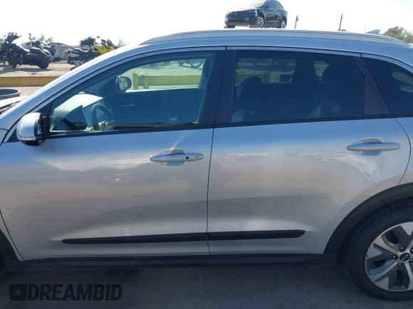 2020 Kia Niro EX Premium with VIN KNDCE3LG1L5071000, listed as a IAAI auction lot 42164125 with 30,831 mi miles and . Bid and sale history available at DreamBid. Image 14.