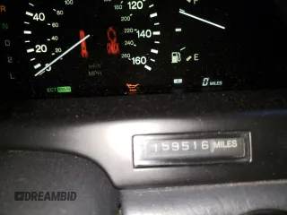 1990 Lexus LS z VIN JT8UF11E5L0006802, wystawiony jako Copart lot #72273694 z przebiegiem 159 516 mil mil oraz Tytuł czysty. Historia ofert i sprzedaży dostępna na DreamBid. Obrazek 9.