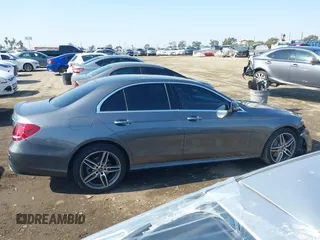2018 Mercedes-Benz E-Class E 300 with VIN WDDZF4JB0JA293915, listed as a IAAI auction lot 41425810 with 100,232 mi miles. Bid and sale history available at carsss.com. Image 13.