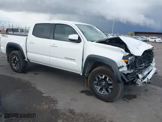 2020 Toyota Tacoma 2WD SR5 with VIN 3TMAZ5CN2LM133990, listed as a IAAI auction lot 41423069 with 56,184 mi miles. Bid and sale history available at carsss.com. Image 14.