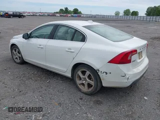 2012 Volvo S60 T5 z VIN YV1622FS5C2026329, wystawiony jako IAAI lot #42207916 z przebiegiem 261 889 mil mil oraz . Historia ofert i sprzedaży dostępna na DreamBid. Obrazek 3.