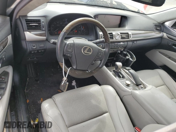2016 Lexus LS 460 L with VIN JTHGL5EF9G5056725, listed as a Copart auction lot 49568625 with 87,226 mi miles and Salvage title. Bid and sale history available at DreamBid. Image 8.