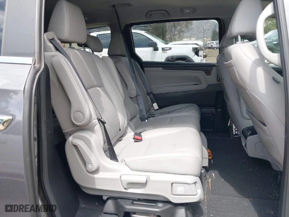 2018 Honda Odyssey EX-L with VIN 5FNRL6H76JB108175, listed as a IAAI auction lot 42031001 with 111,205 mi miles. Bid and sale history available at carsss.com. Image 8.