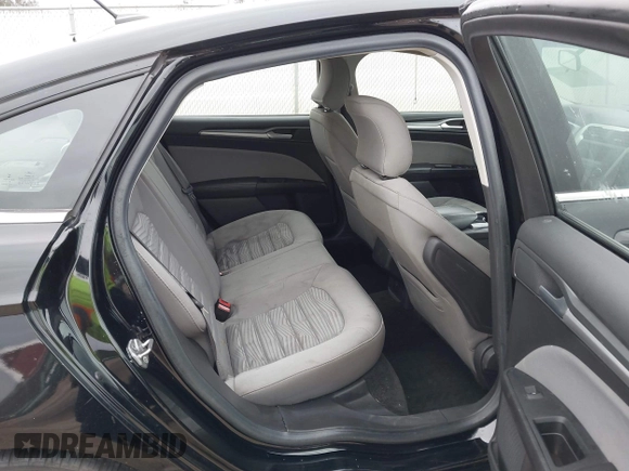 2016 Ford Fusion S z VIN 3FA6P0G71GR337835, wystawiony jako IAAI lot #41717996 z przebiegiem 146 505 mil mil oraz . Historia ofert i sprzedaży dostępna na DreamBid. Obrazek 8.