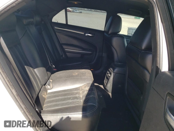2019 Chrysler 300 with VIN 2C3CCABG2KH516643, listed as a Copart auction lot 47415405 with 110,591 mi miles and Salvage Title. Bid and sale history available at carsss.com. Image 10.