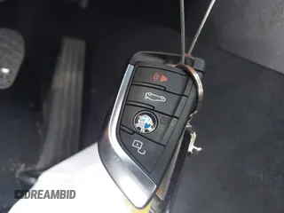 2021 BMW 3 Series 330i z VIN 3MW5R1J00M8C08985, wystawiony jako IAAI lot #41977683 z przebiegiem 34 640 mil mil oraz . Historia ofert i sprzedaży dostępna na DreamBid. Obrazek 11.