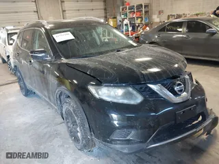 2015 Nissan Rogue SV with VIN 5N1AT2MV8FC918241, listed as a IAAI auction lot 41733268 with 124,776 mi miles. Bid and sale history available at carsss.com. Image 1.