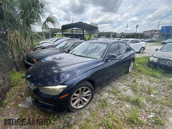 2012 BMW 3 Series 328i z VIN WBA3A5C5XCF347638, wystawiony jako Copart lot #59191275 z przebiegiem 90 830 mil mil oraz Czysty tytuł • Clean title. Historia ofert i sprzedaży dostępna na DreamBid. Obrazek 2.