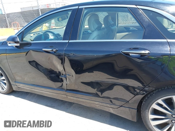 2017 Lincoln MKZ Reserve with VIN 3LN6L5E99HR650040, listed as a IAAI auction lot 42582415 with 56,082 mi miles and . Bid and sale history available at DreamBid. Image 14.