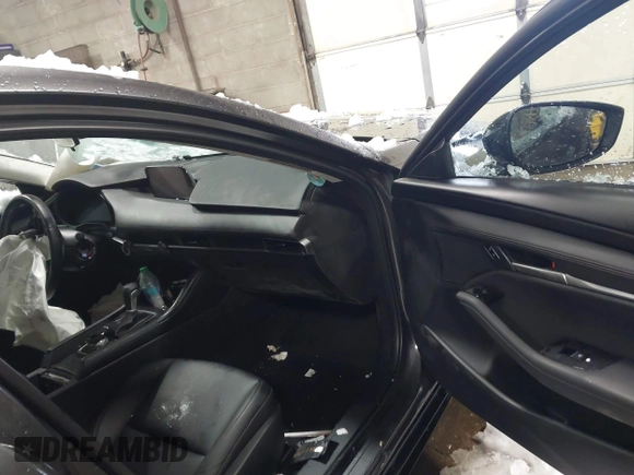 2025 Mazda 3 S Select Sport with VIN JM1BPABMXS1761383, listed as a IAAI auction lot 41398264 with 9,549 mi miles and . Bid and sale history available at DreamBid. Image 5.