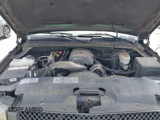 2003 Chevrolet Silverado 1500 Work Truck with VIN 1GCEC19T43E162799, listed as a IAAI auction lot 42078303 with 111,465 mi miles. Bid and sale history available at carsss.com. Image 10.