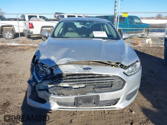 2015 Ford Fusion S Hybrid with VIN 3FA6P0UU7FR307568, listed as a IAAI auction lot 41421139 with 152,186 mi miles. Bid and sale history available at carsss.com. Image 13.
