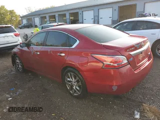 2014 Nissan Altima S with VIN 1N4AL3AP3EN351364, listed as a IAAI auction lot 40311520 with 236,550 mi miles and . Bid and sale history available at carsss.com. Image 3.