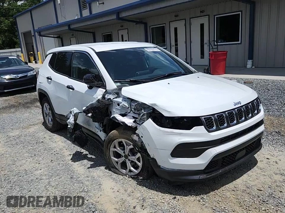 2025 Jeep Compass Sport z VIN 3C4NJDAN5ST505851, wystawiony jako Copart lot #60105775 z przebiegiem 4 062 mil mil oraz Szkoda całkowita • Salvage title. Historia ofert i sprzedaży dostępna na DreamBid. Obrazek 13.